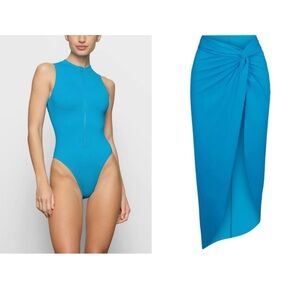 💙🦋-Rare- Skim swim half zip one piece bodysuit & Sarong cover- Size S, turquoise